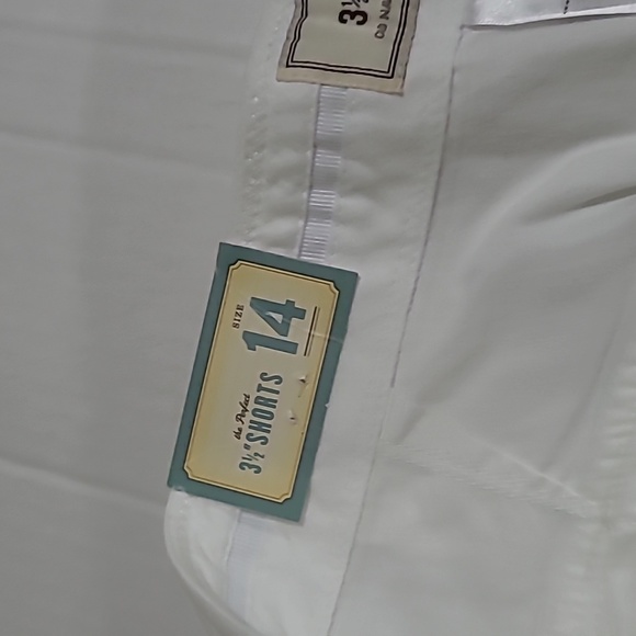 Old Navy low rise shorts - Picture 8 of 11